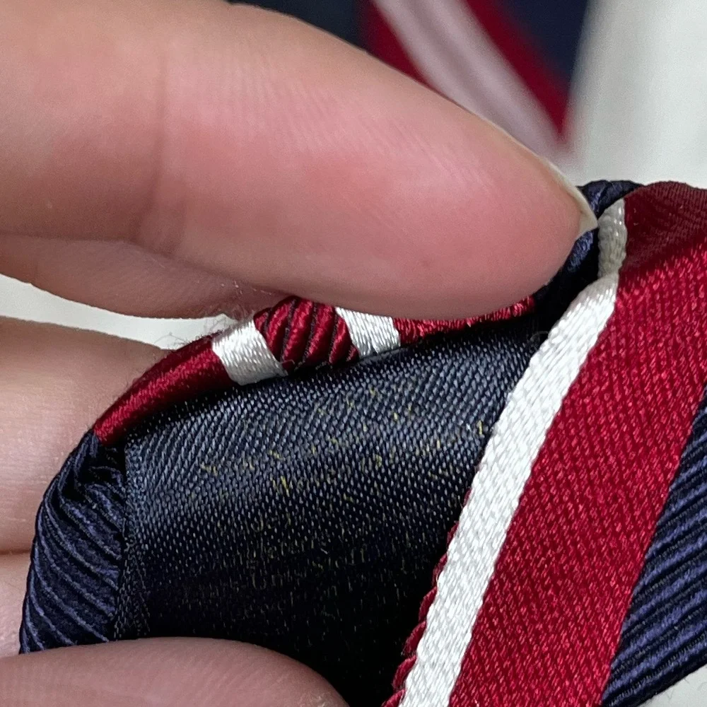 Brooks Brothers Blue Red Striped 100% Silk Work Office Preppy Mens Tie Classic